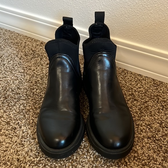 Circus by Sam Edelman Chelsea Ankle Boots - Picture 3 of 6